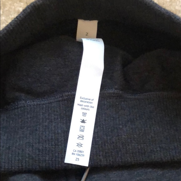 Lululemon Start Anew Skirt *21"
Heathered Black - Picture 5 of 7